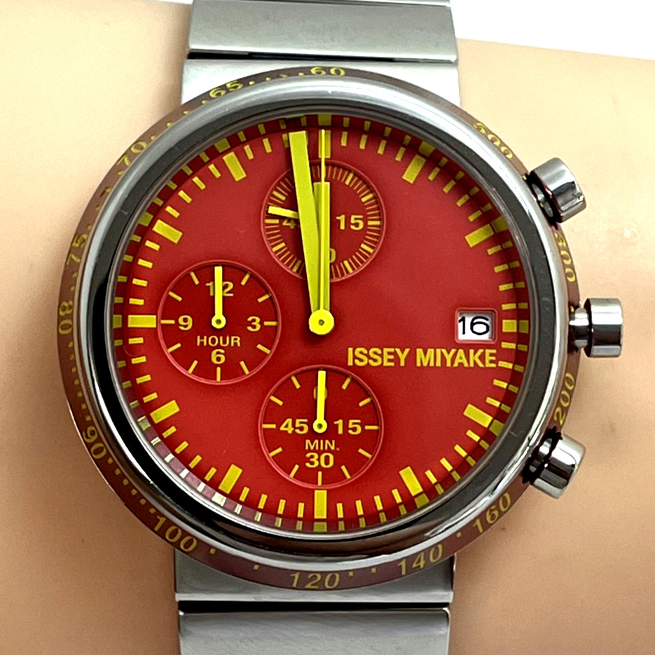 SEIKO ISSEY MIYAKE TRAPEZOID Qz Watch Red Naoto Fukasawa SS Band Japan Rare#B826