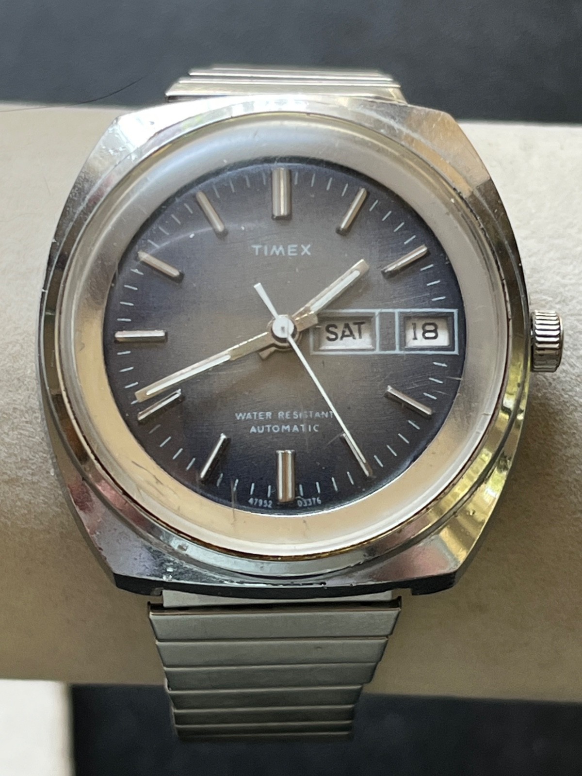 Vintage 1976 Timex Viscount Blue/Gray Gradient Automatic 47952 03376 Mens Watch
