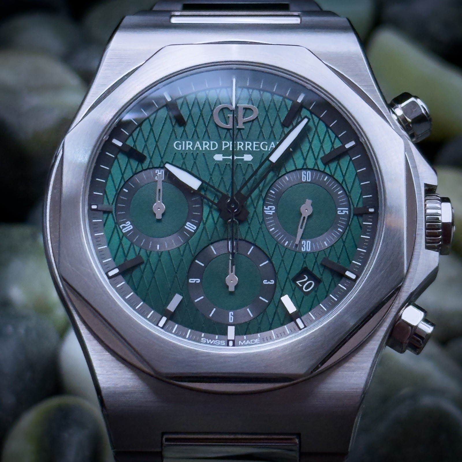 Girard Perregaux Lareato 1/188 Aston Martin Edtion Chronograph 81020-11-001-11A