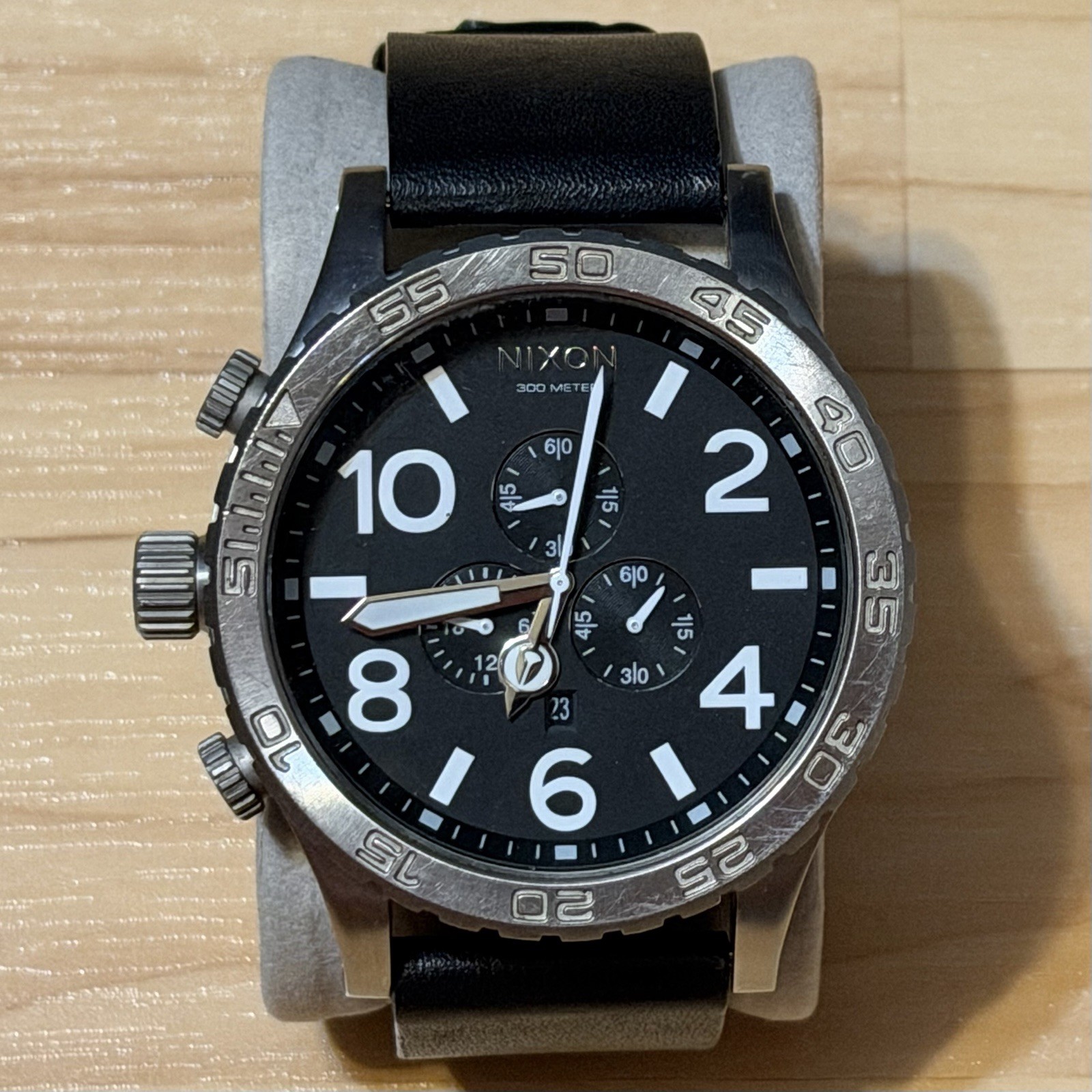 Nixon The 51-30 Chrono Simplify Leather Chronograph Men’s Analog Watch RUNS READ