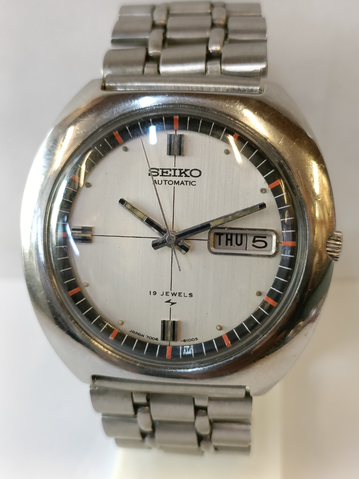 VINTAGE SEIKO AUTOMATIC 19J SILVER DIAL 7006-6010 JAPAN MEN’S WORKING CONDITION