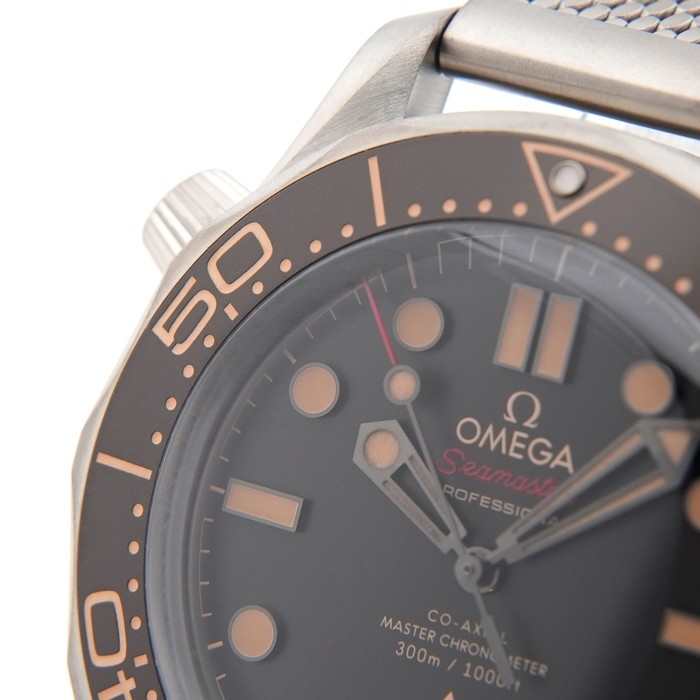 Omega Seamaster Diver 300M Master Chronometer 007 Ed. 210.92.42.20.01.001