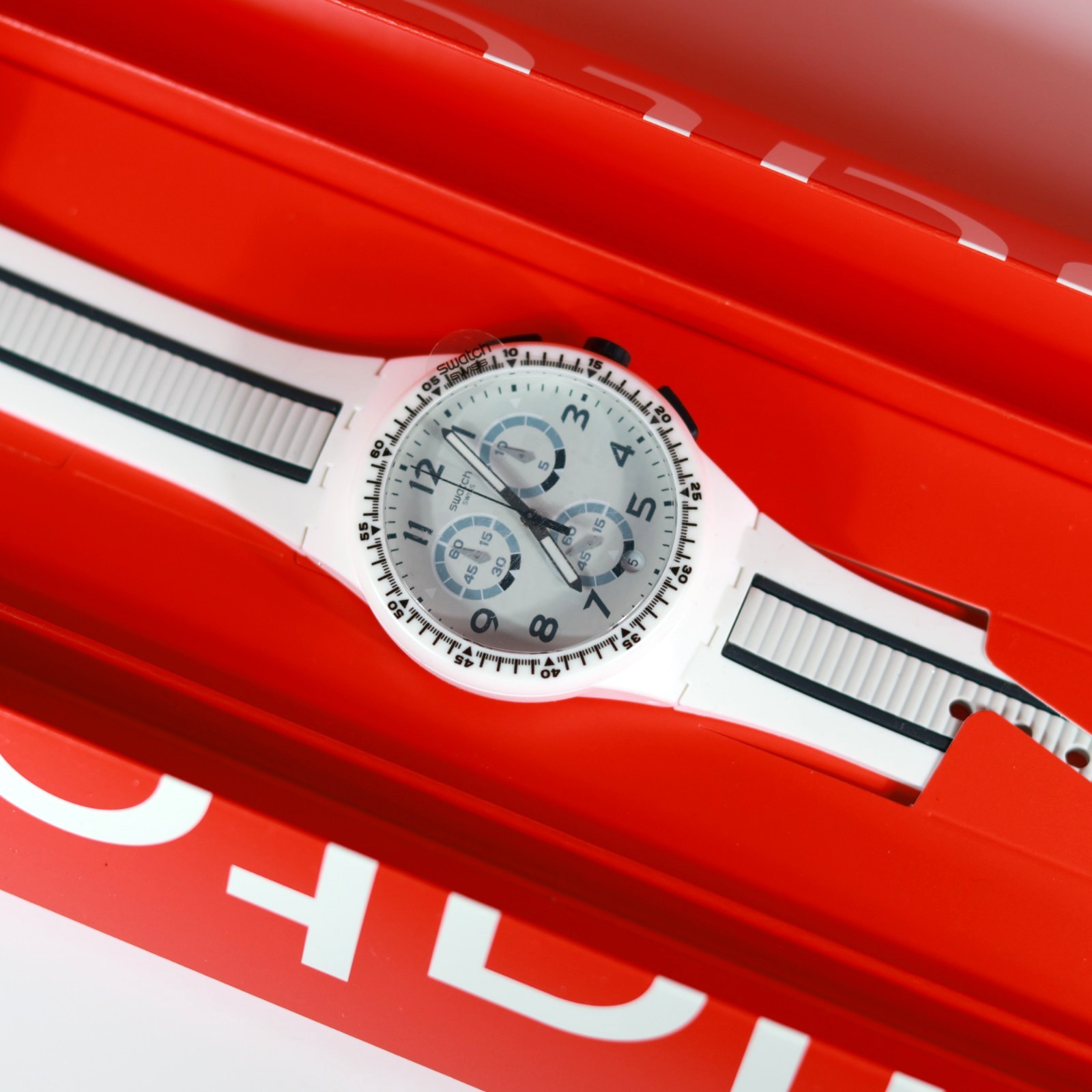 New Limited Swiss Swatch ESCALATOR Chrono Matte White Silicone Date 42mm SUSW408