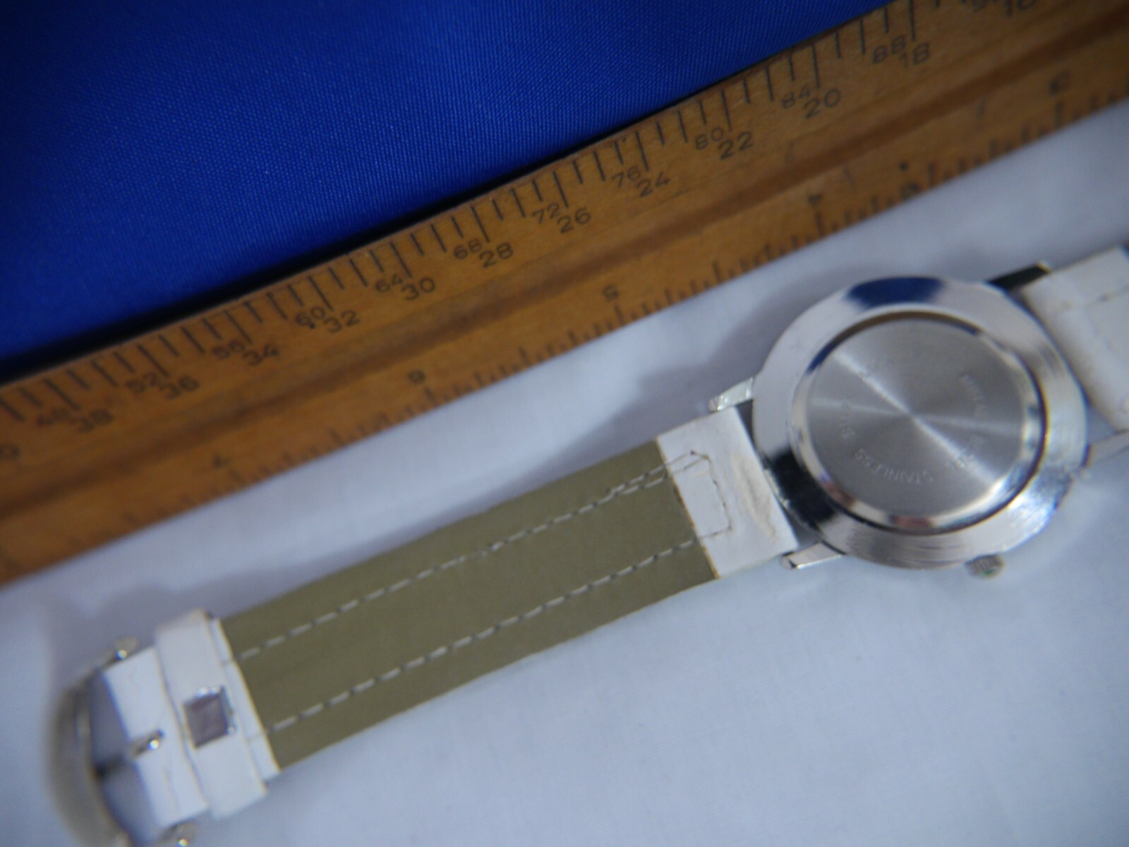 Sliding RED & CLEAR RHINESTONES snow CLOTH SILVERTONE watch works new battery