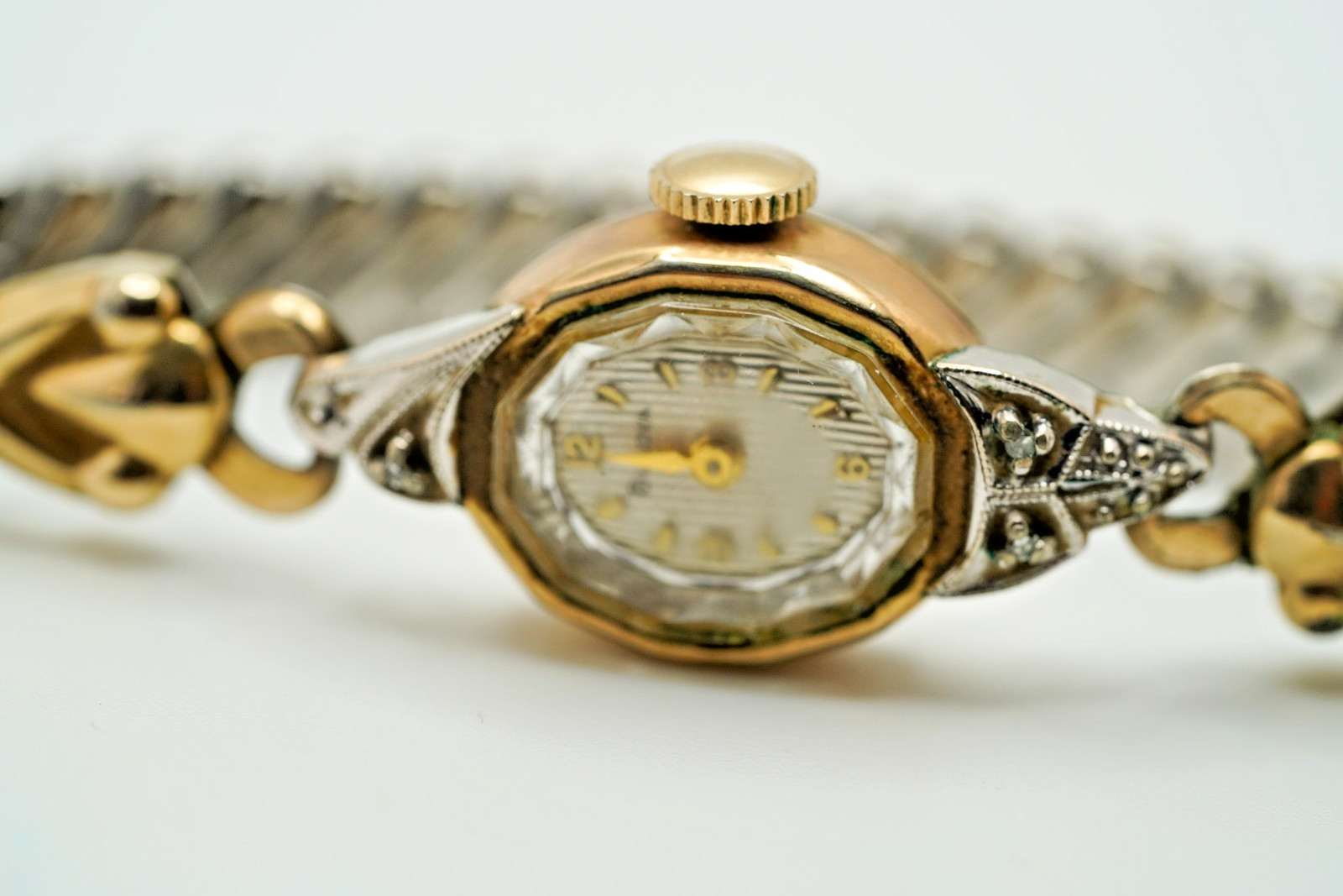 Vintage 10k Rolled Gold Plate Diamond Bulova Womans Watch 16mm JB35