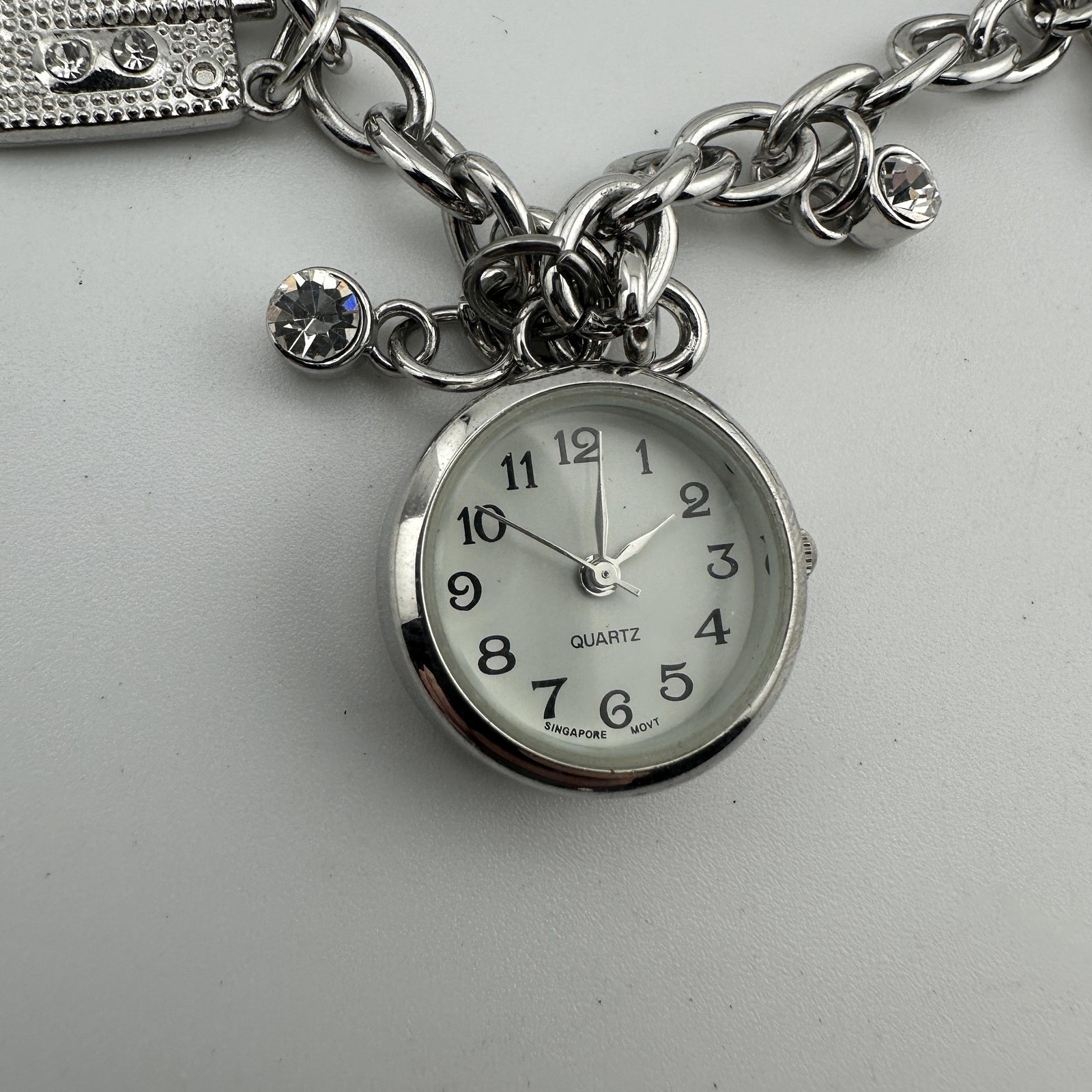 Charm Sz 8.7″ Bracelet Watch Womens White Dial Silver Tone Key Lock Ring Charms