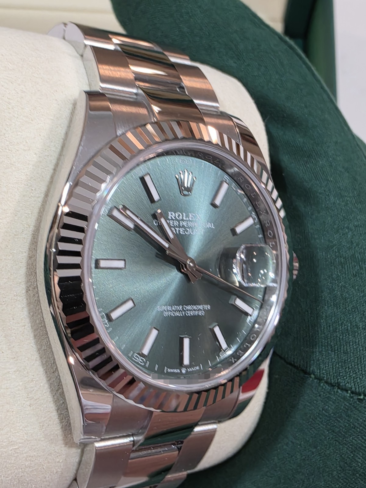 2026 Rolex Datejust 41 mm 126334 Mint Green Oyster Brand New/Unworn Complete Set