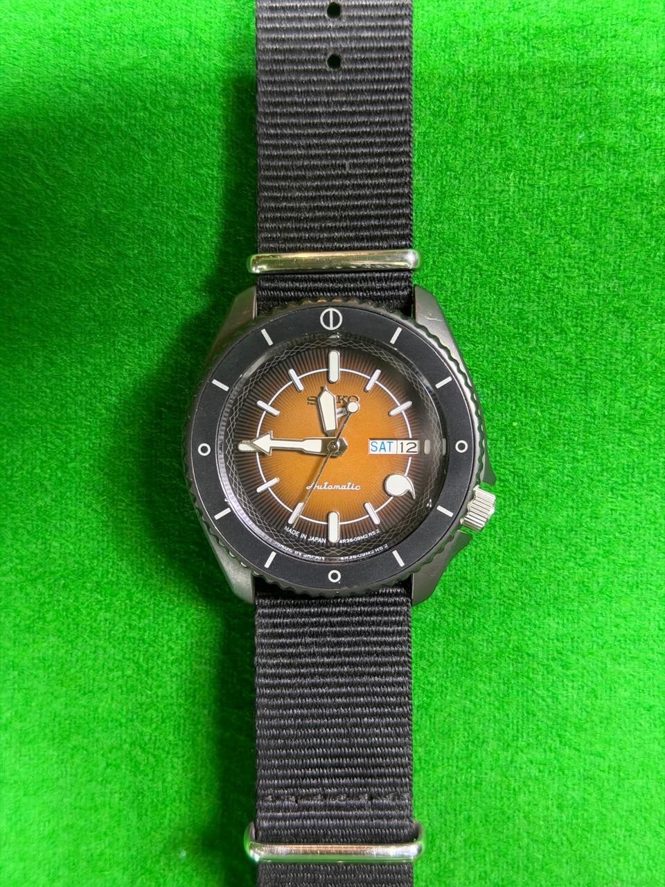 Seiko Automatic Men’s Watch Brown Dial Black Case NATO Strap Day Date