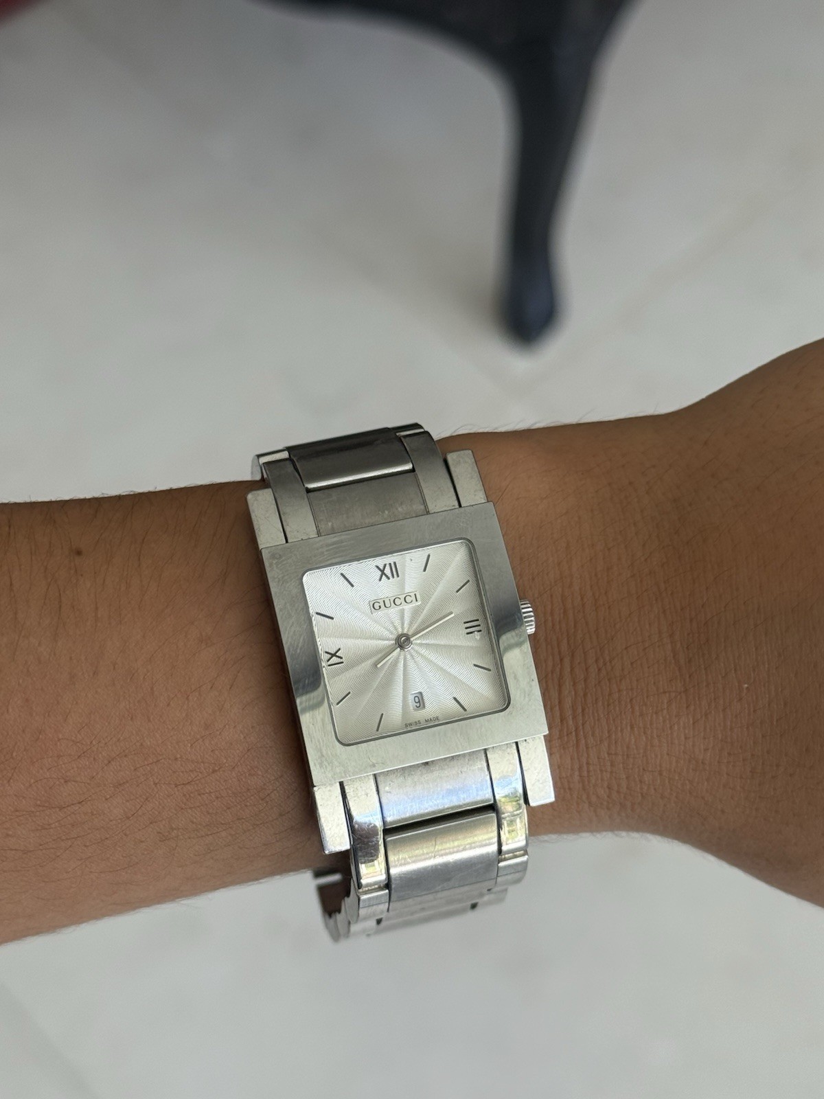 RARE Vintage Gucci Watch (Men’s) Swiss Made Quartz Date Silver