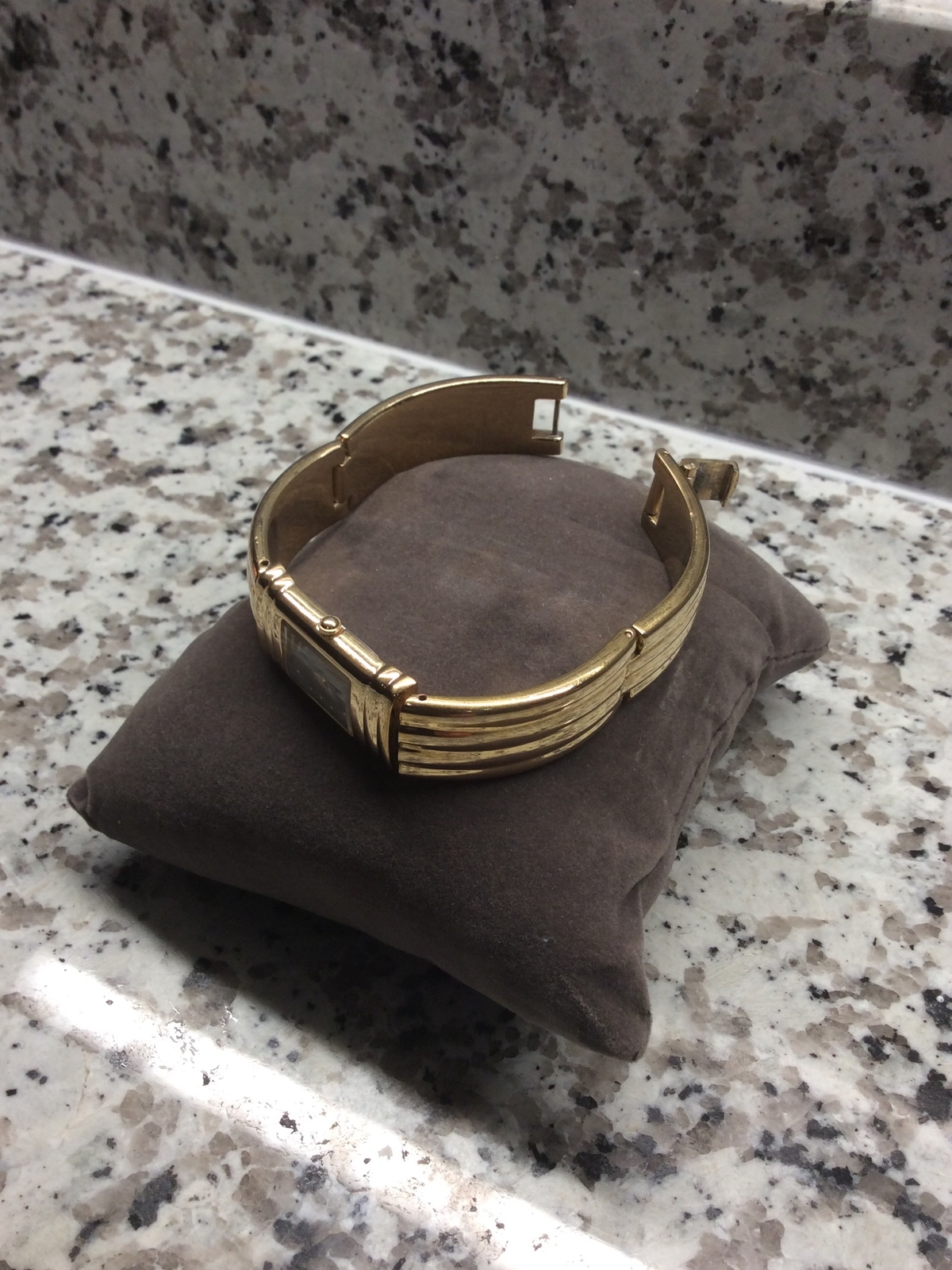 GORGEOUS PULSAR GOLD TONE LADIES BANGLE FOLD OVER CLASP WATCH GREAT GIFT IDEA