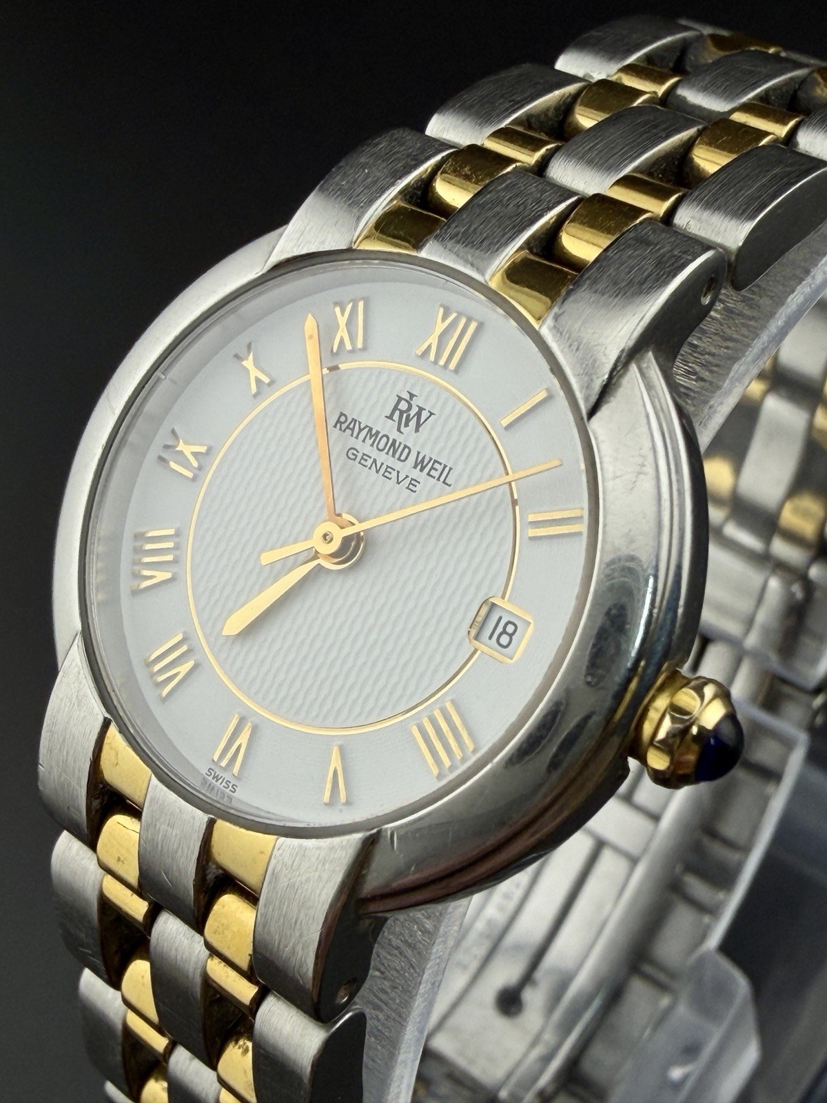 Working Ladies Classic Raymond Weil Geneve 2 Tone Watch W/Date Window 9970 L3