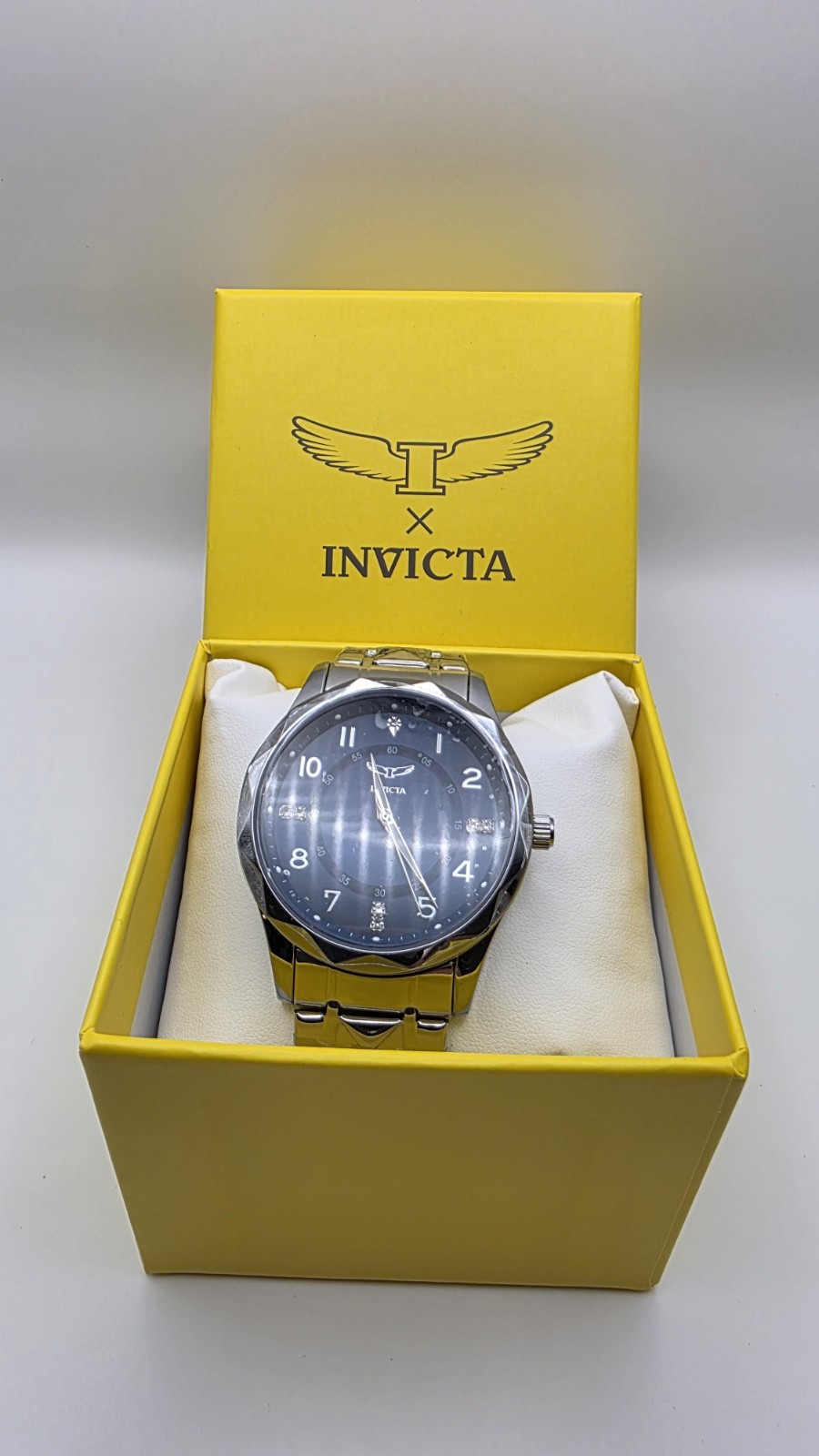 69028 – Invicta Specialty Men’s Watch – 41mm