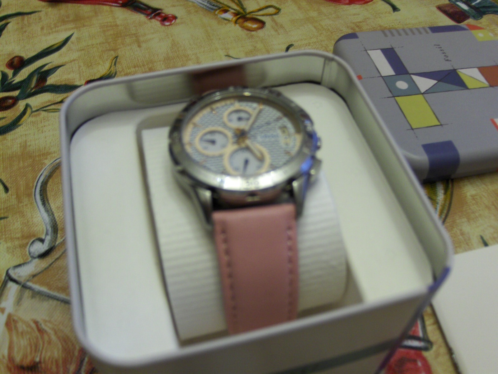FOSSIL ES 4024 MODERN PURSUIT 3 EYE CHRONOGRAPH DIALS AND DATE WINDOW