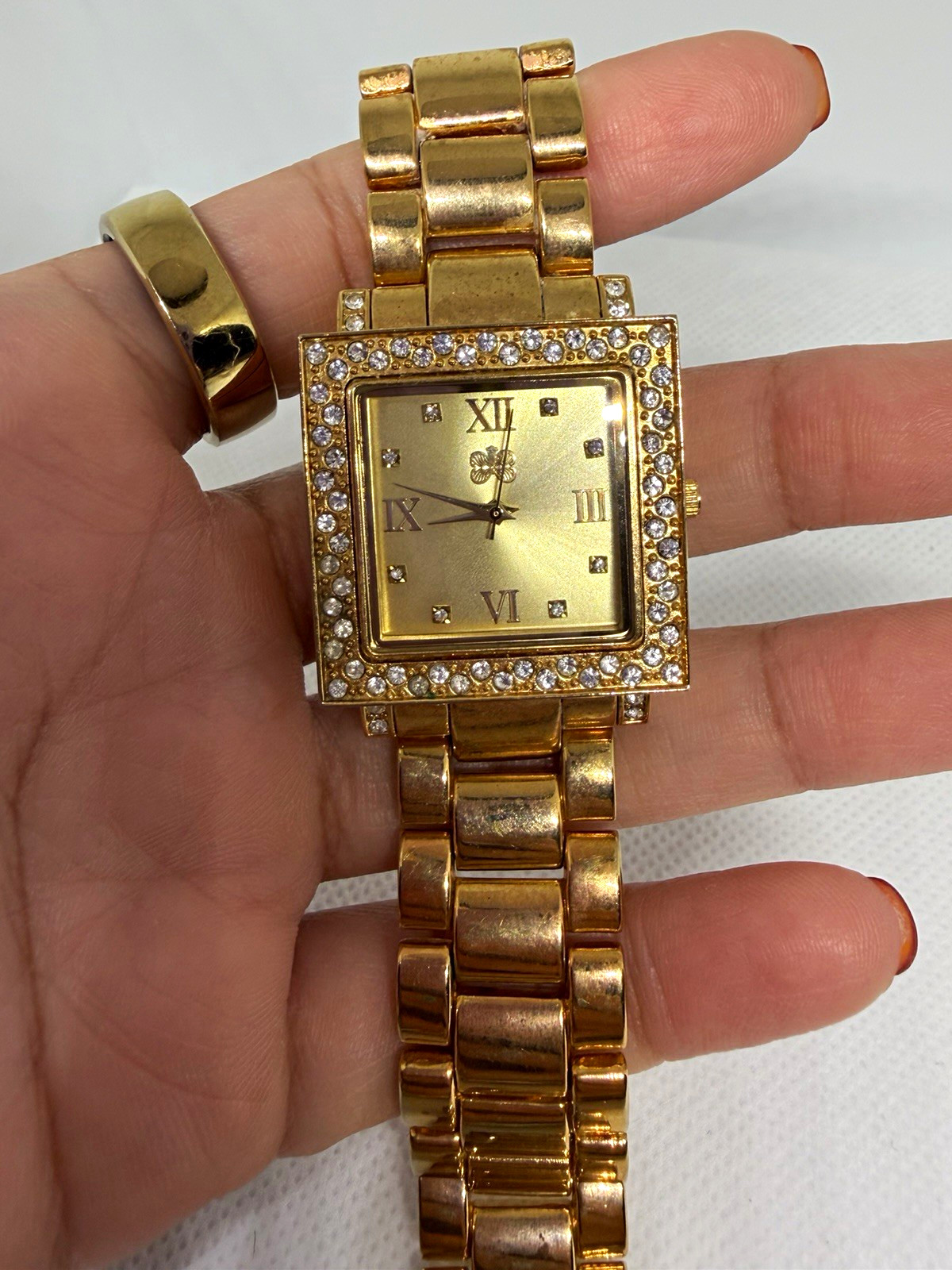 Women’s Gold Tone Crystal Accent Square Watch – Working Quartz Bracelet Watch
