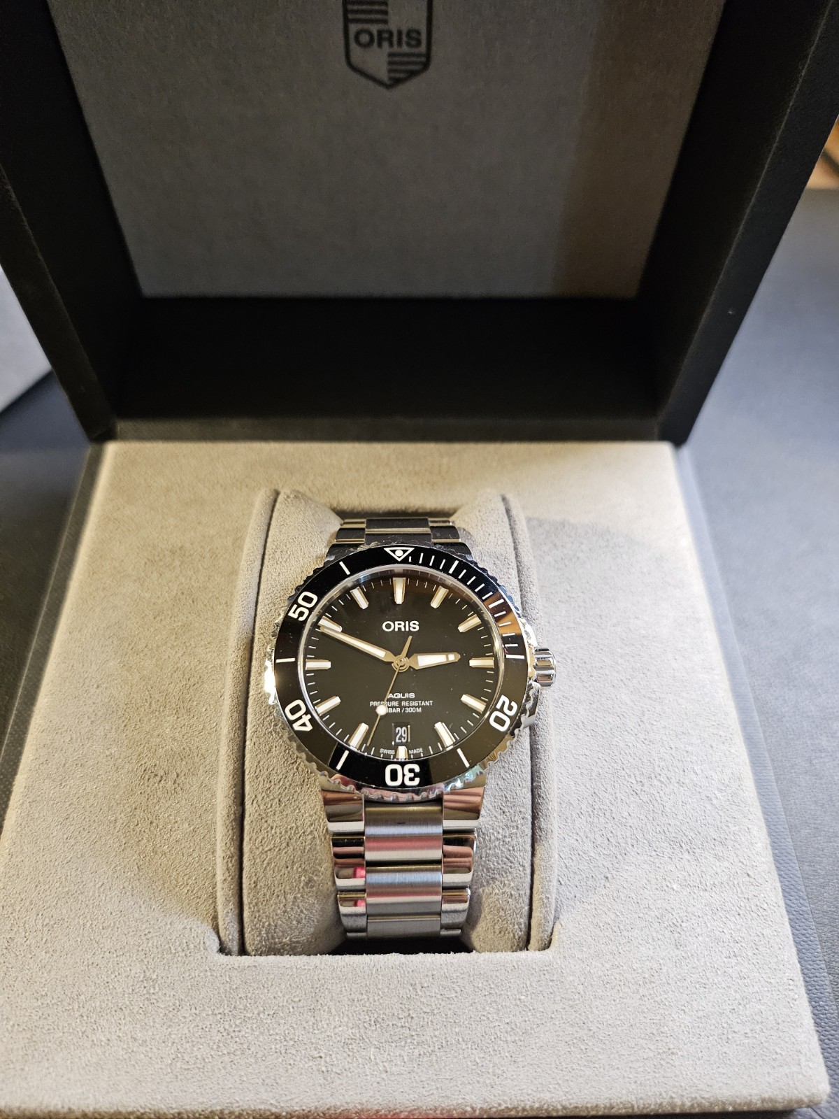 Oris Aquis Men’s Black Watch – 01 733 7732 4134-07 8 21 05PEB