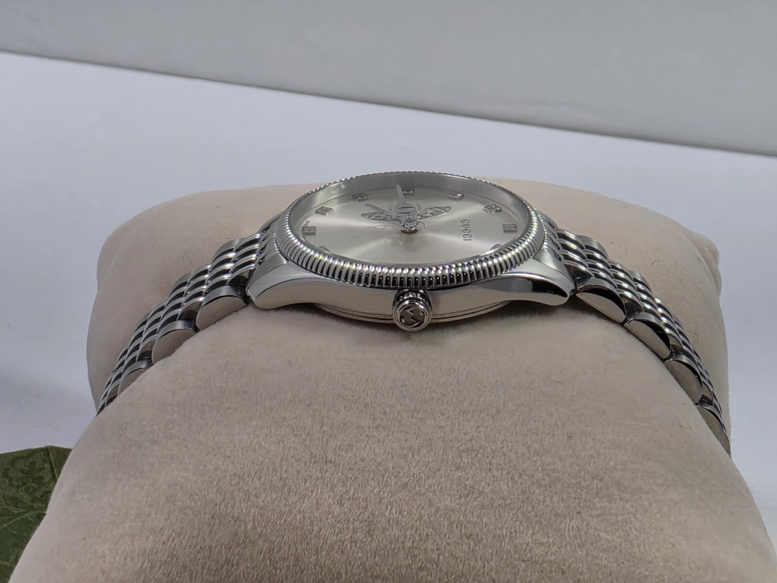 Gucci G-Timeless SWISS Quartz Bee Slim Stainless Steel Ladies Watch YA1265019