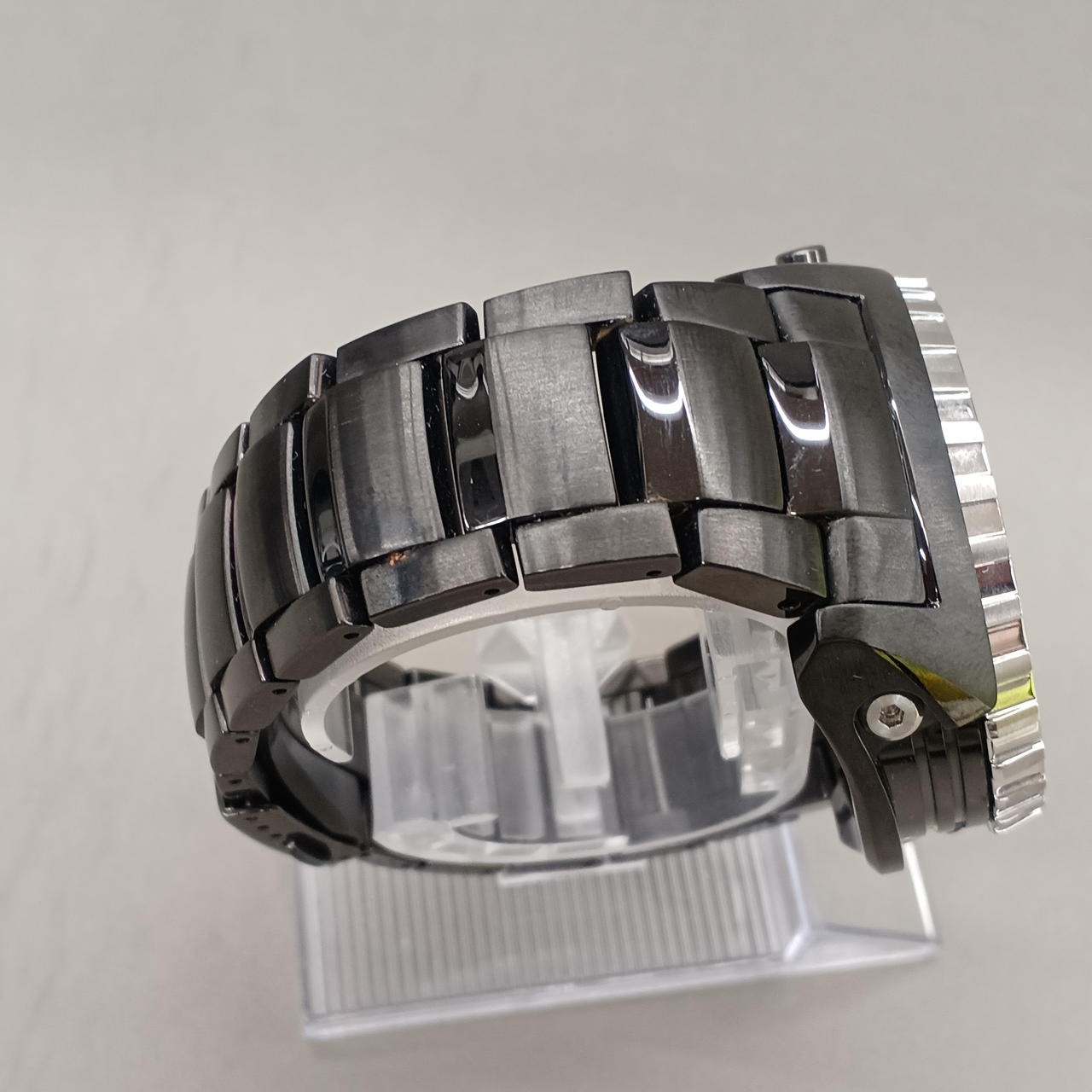 Solar wristwatch model number V175 0CK0 SEIKO
