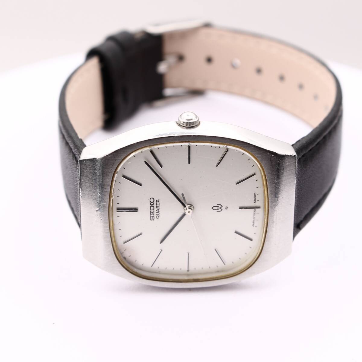 Rare SEIKO quartz men’s wristwatch 70s vintage early quartz cushion case made in