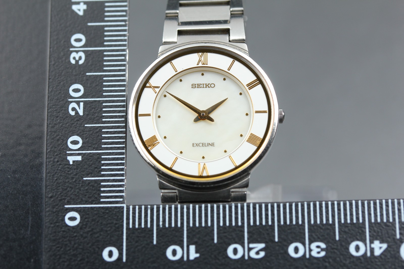 1994[N MINT] Seiko Exceline 4J40-0AF0 Silver Roman Two Tone 25mm Qz Ladies Watch