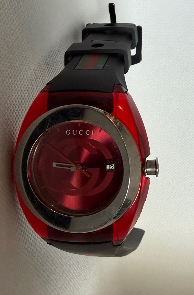 Gucci Sync Red Green Black Wrist Watch 137.1 Men’s Women’s Unisex Silicone USA