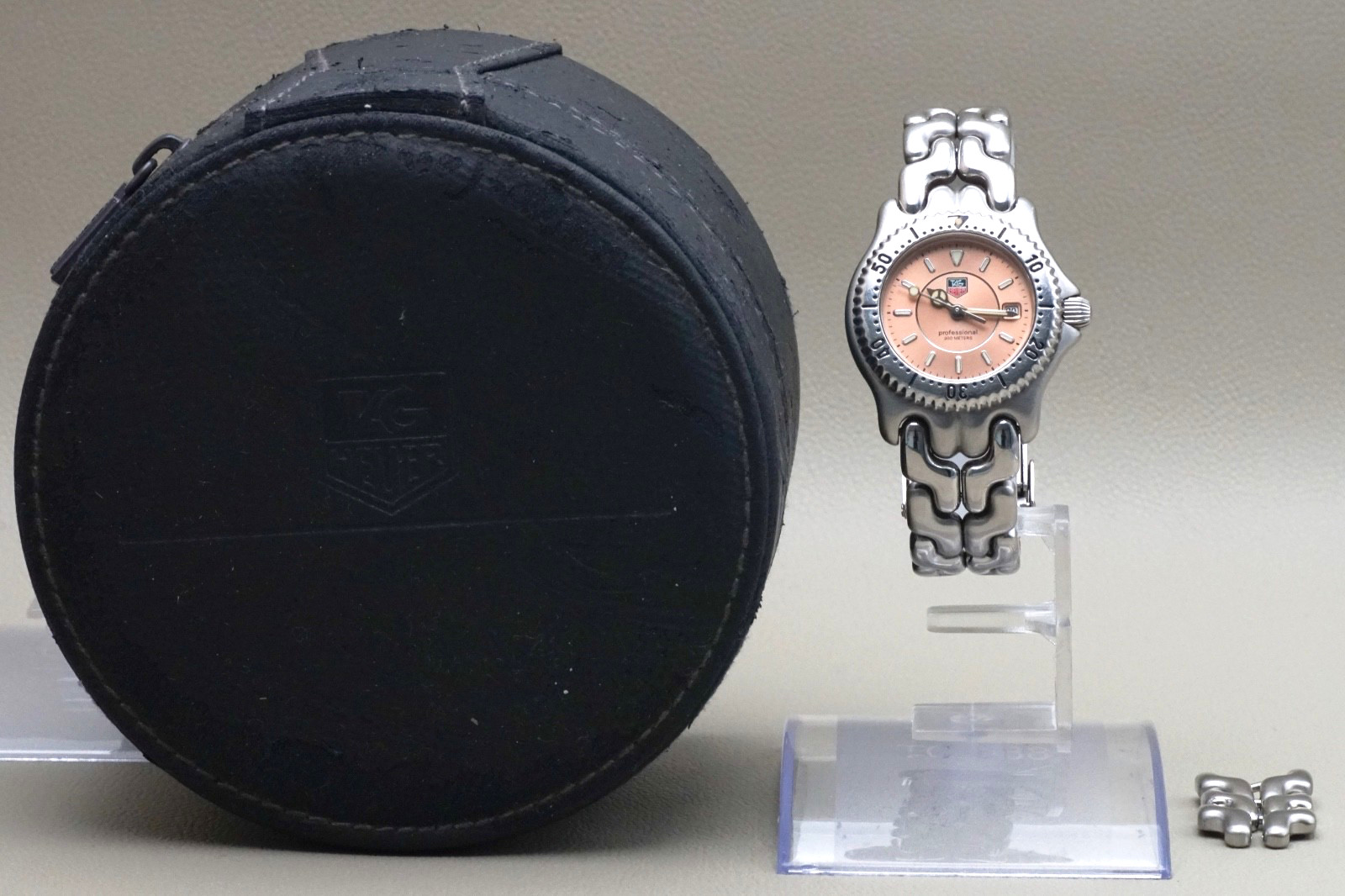 TAG Heuer Sel WG131D Professional Pink Dial Vintage Quartz Women’s Watch 28mm