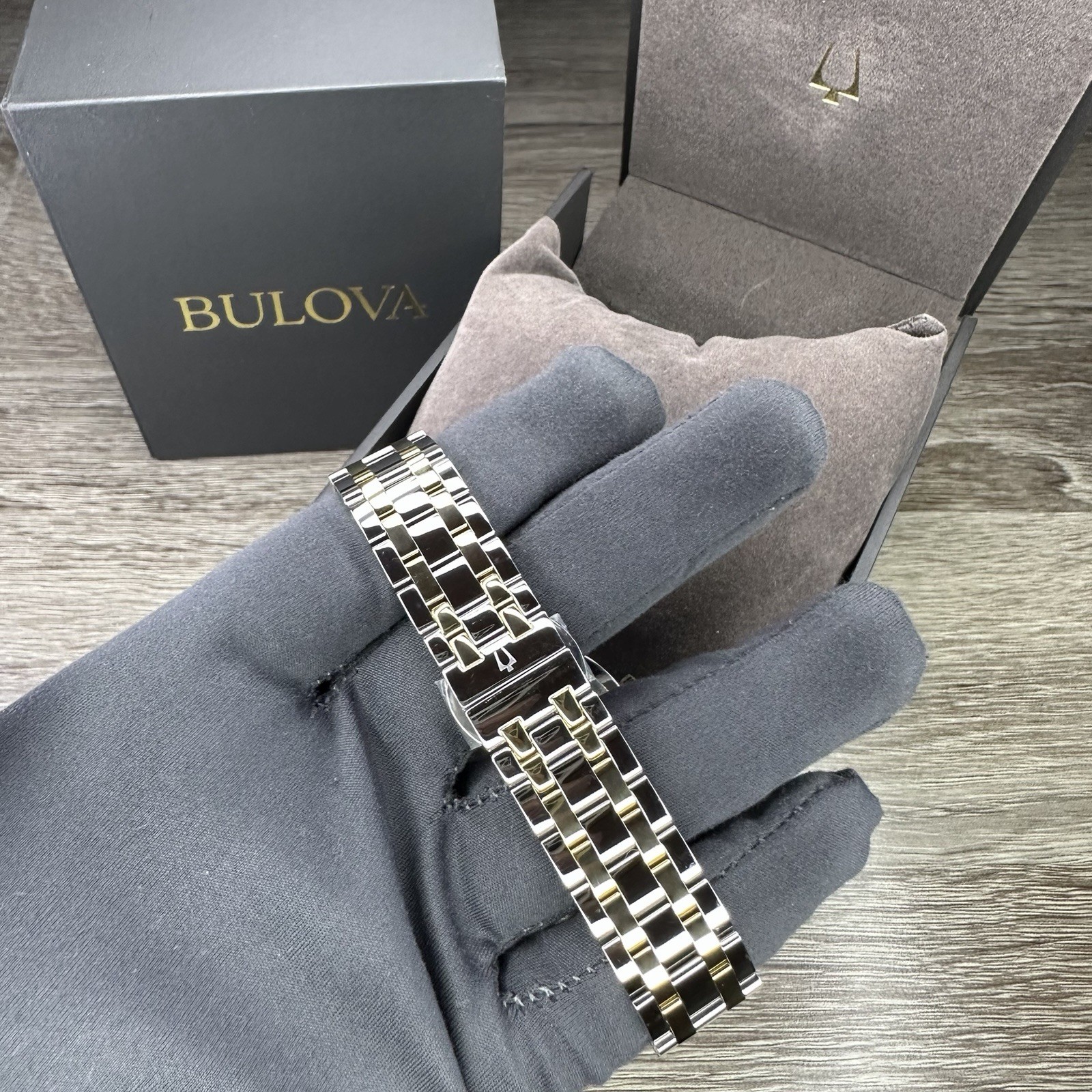 NEW✅DIAMONDS✅ Bulova Classic Two-Tone Mother Pearl Date Womens Watch 36MM 98P201