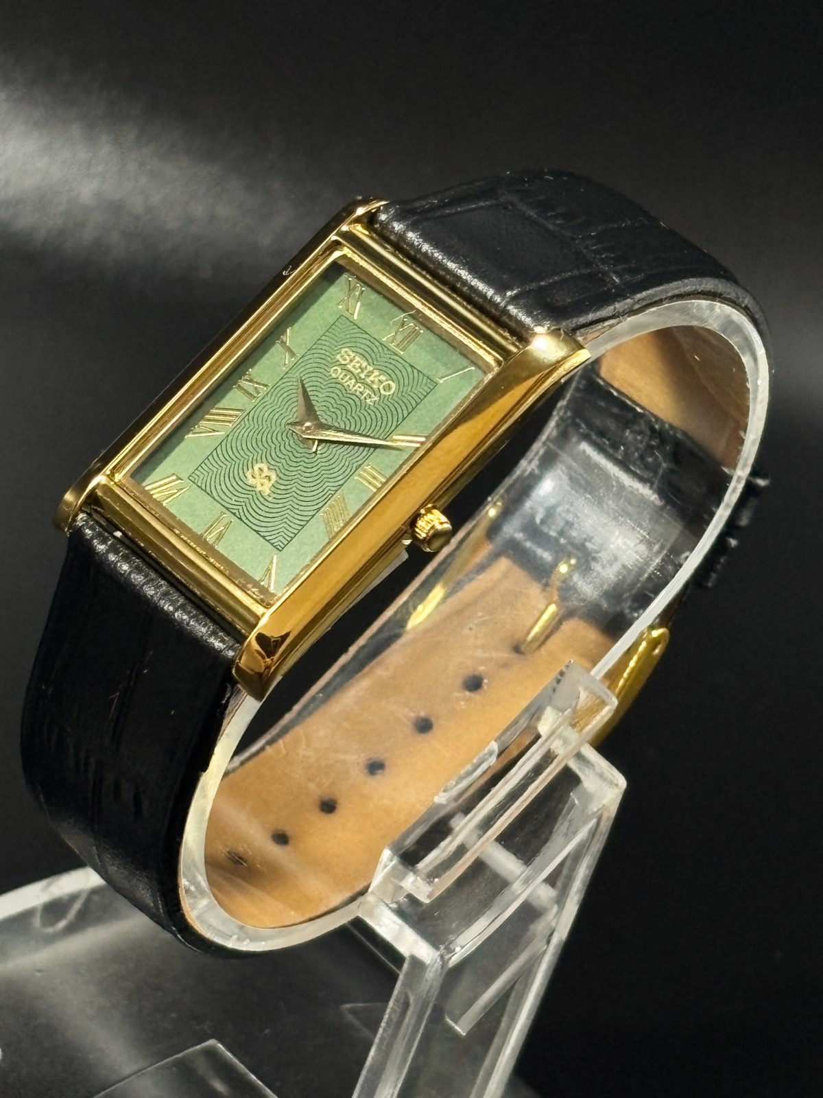 Vintage Classic Seiko Slim Quartz Men’s Wrist Watch -Leather Strap