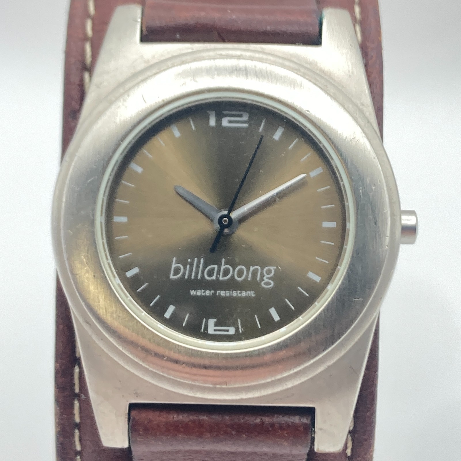 Billabong Women’s Watch 30mm Matte Silver Tone Leather Cuff New Battery 8″
