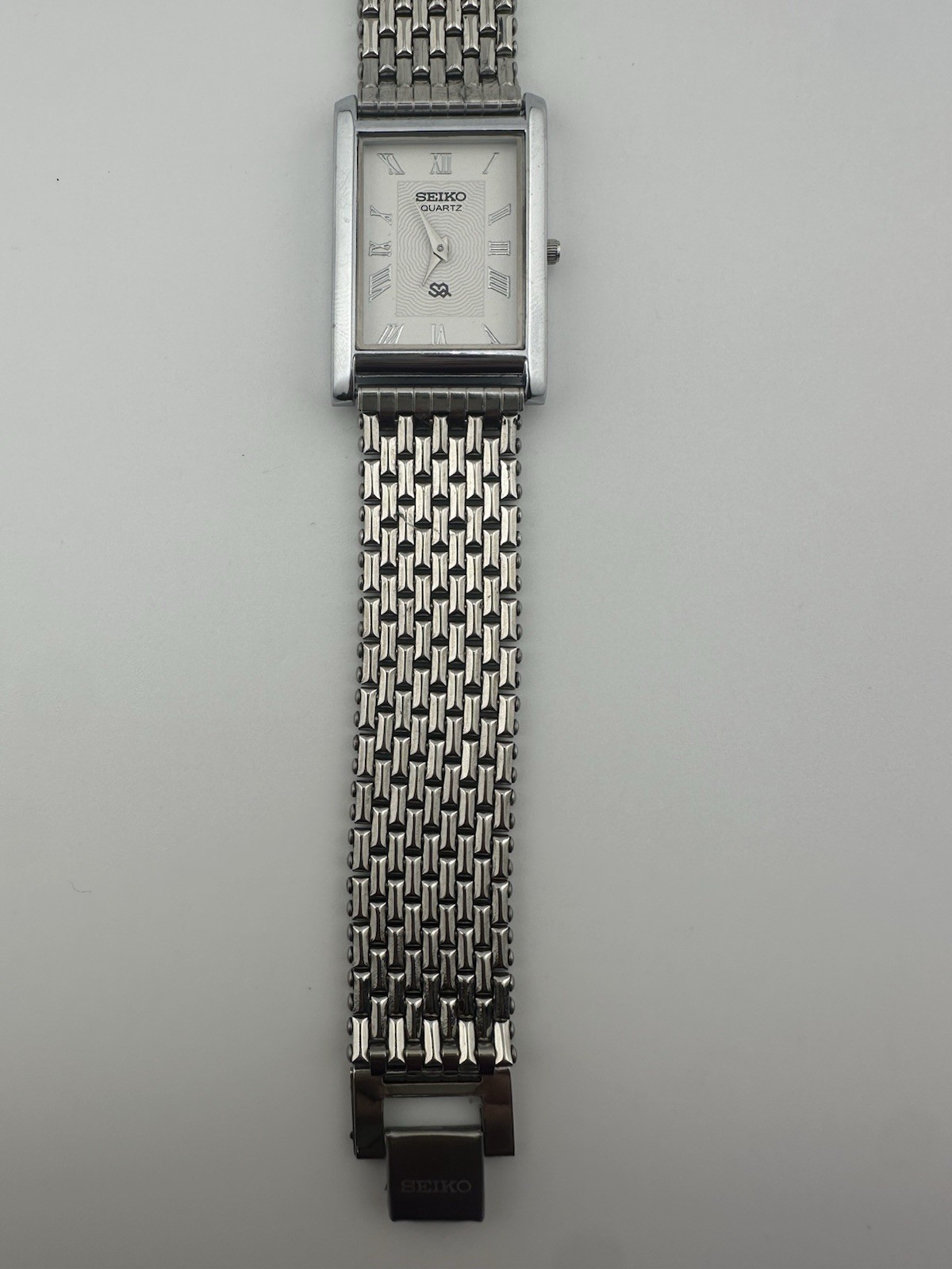 WHITE DIAL Vintage Seiko Slim Quartz men’s Wrist Watch