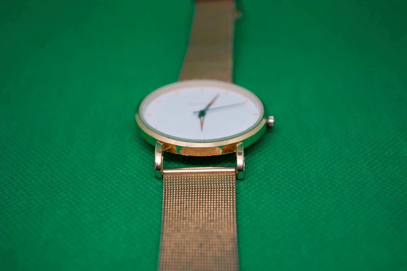 Gold Geneva Quartz Watch – Round Case – Gold Metal Band – Working